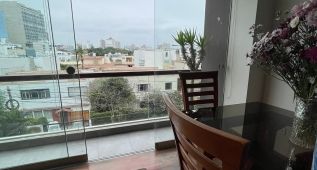 Venta dpto. con balcon vista a la calle